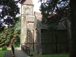 photo of St Mary and St Leonard's Church burial ground