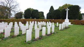 photo of Old Municipal CWGC WW2 Cemetery