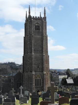photo of St Peter ad Vincula 2's Church burial ground