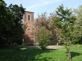 photo of St Peter and St Paul's Church burial ground