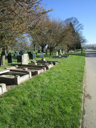 photo of Scartho Road (north central reserved borders pt2) Cemetery