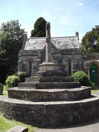 photo of War Memorial (replacement plaque)