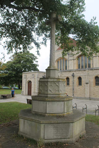 photo of Portsmouth Cathedral WW1 War Memorial