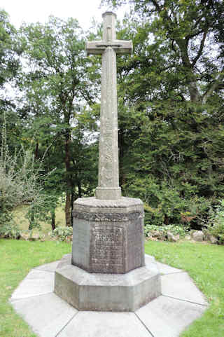 photo of Holy Trinity War Memorial