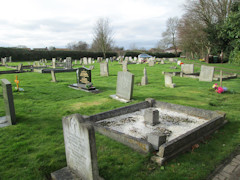 photo of Holton le Clay Cemetery