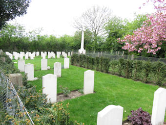 photo of St Andrew (CWGC Graves)