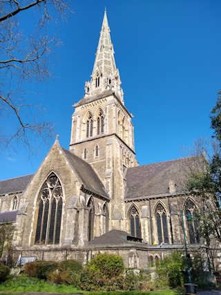 photo of St Giles' Church burial ground