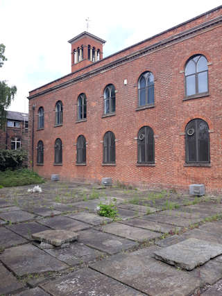 photo of St Thomas' Church burial ground