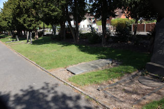 photo of Municipal (section P) Cemetery