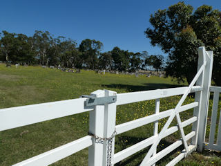 photo of Woolsthorpe Cemetery