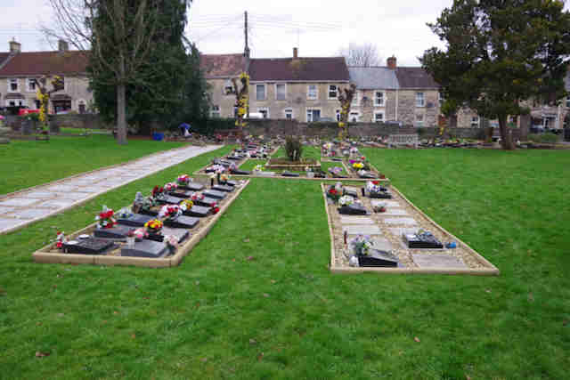 photo of Bath Road (part 4) Cemetery