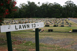photo of Mt Gravatt (Lawn 13) Cemetery