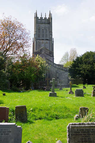 photo of St Giles' Church burial ground