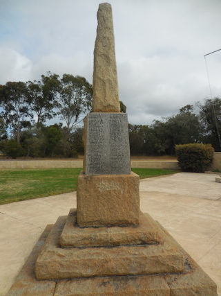 photo of WW2 War Memorial