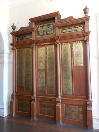photo of Town Hall World War 1 Memorial
