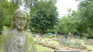 photo of Municipal Convent Cemetery