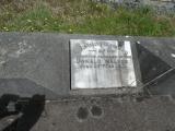 image of grave number 909677
