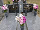 image of grave number 822894