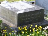 image of grave number 323910